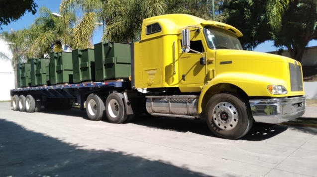 Tráiler plataforma de 3 ejes